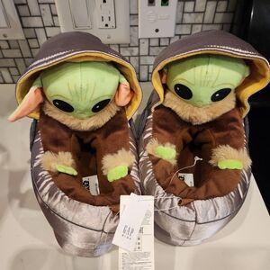 Star Wars Green and Brown Baby Yoda Slippers